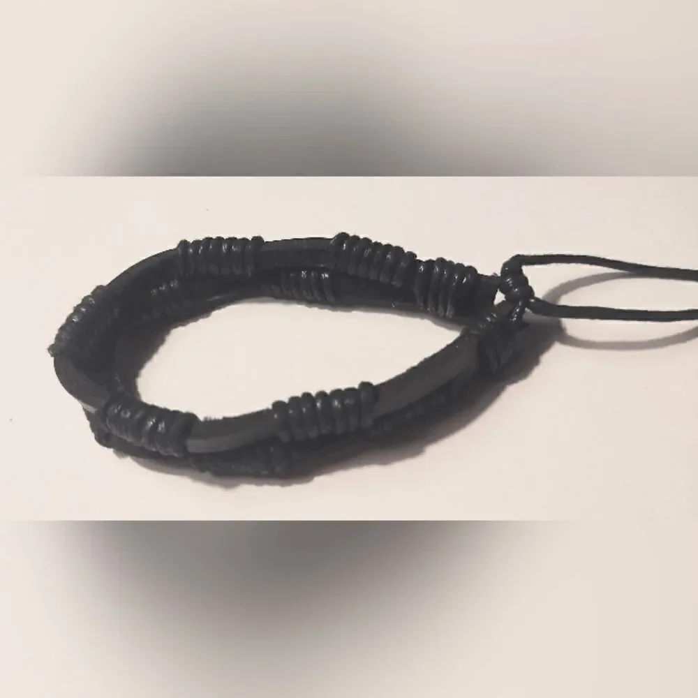 Men's‎ bracelet leather layered black new d84